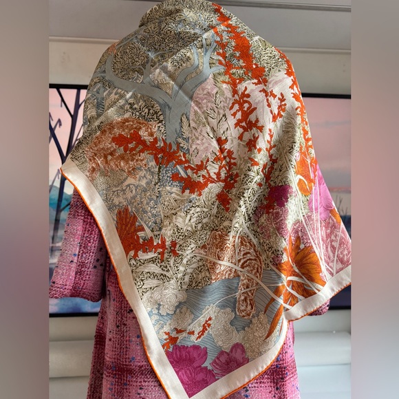 Luxury Quality Carre 140 Designer Scarf Cashmere 70% Silk 30% - Picture 9 of 9